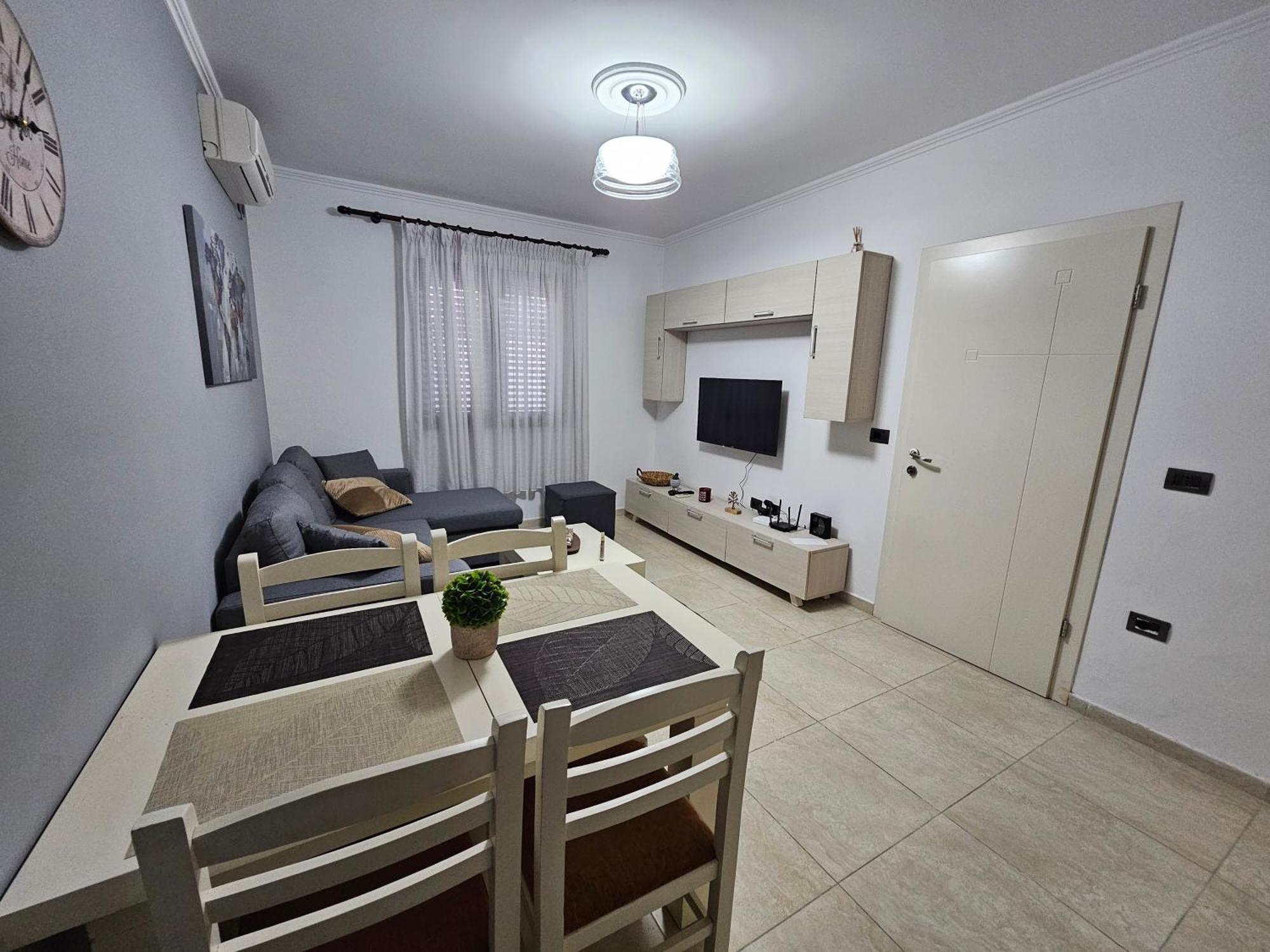 Wanderlust Tirana 2 Apartment Luaran gambar